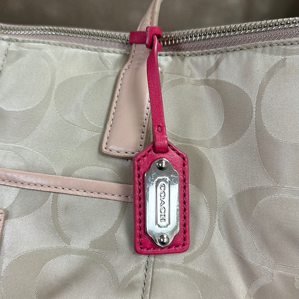 SOLD🔥🔥🔥Coach Signature Nylon Tote Bag - Picture 3 of 16